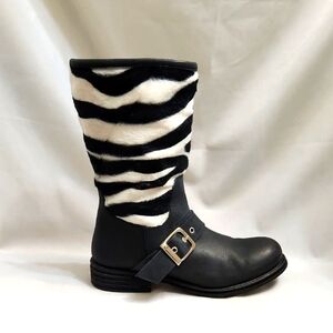 Eric Michael Black and White Zebra Print Leather Buckle Moto boots (w size 36)